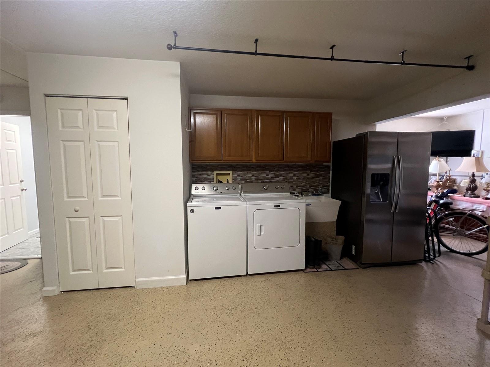 OCALA PALMS UN VI - Residential Lease