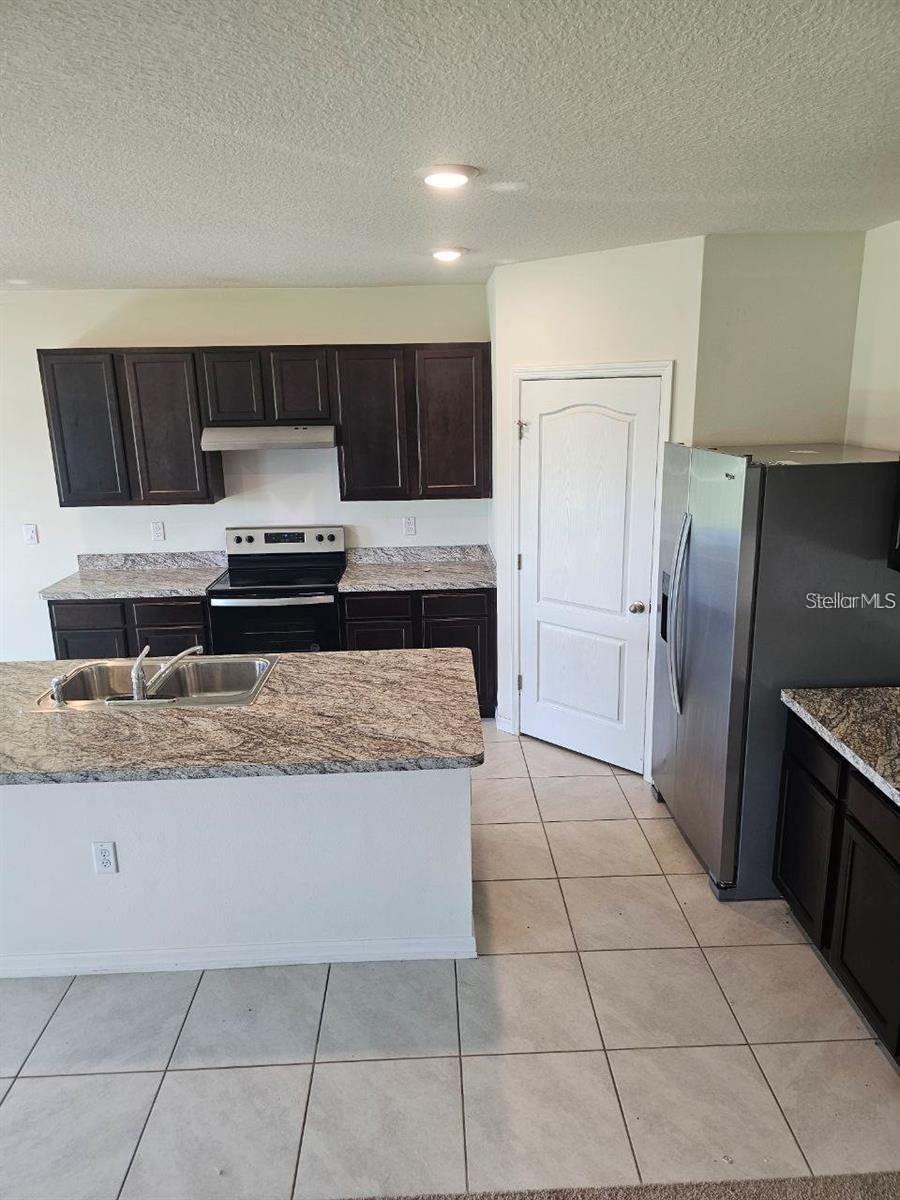 EDEN HILLS - Residential Lease