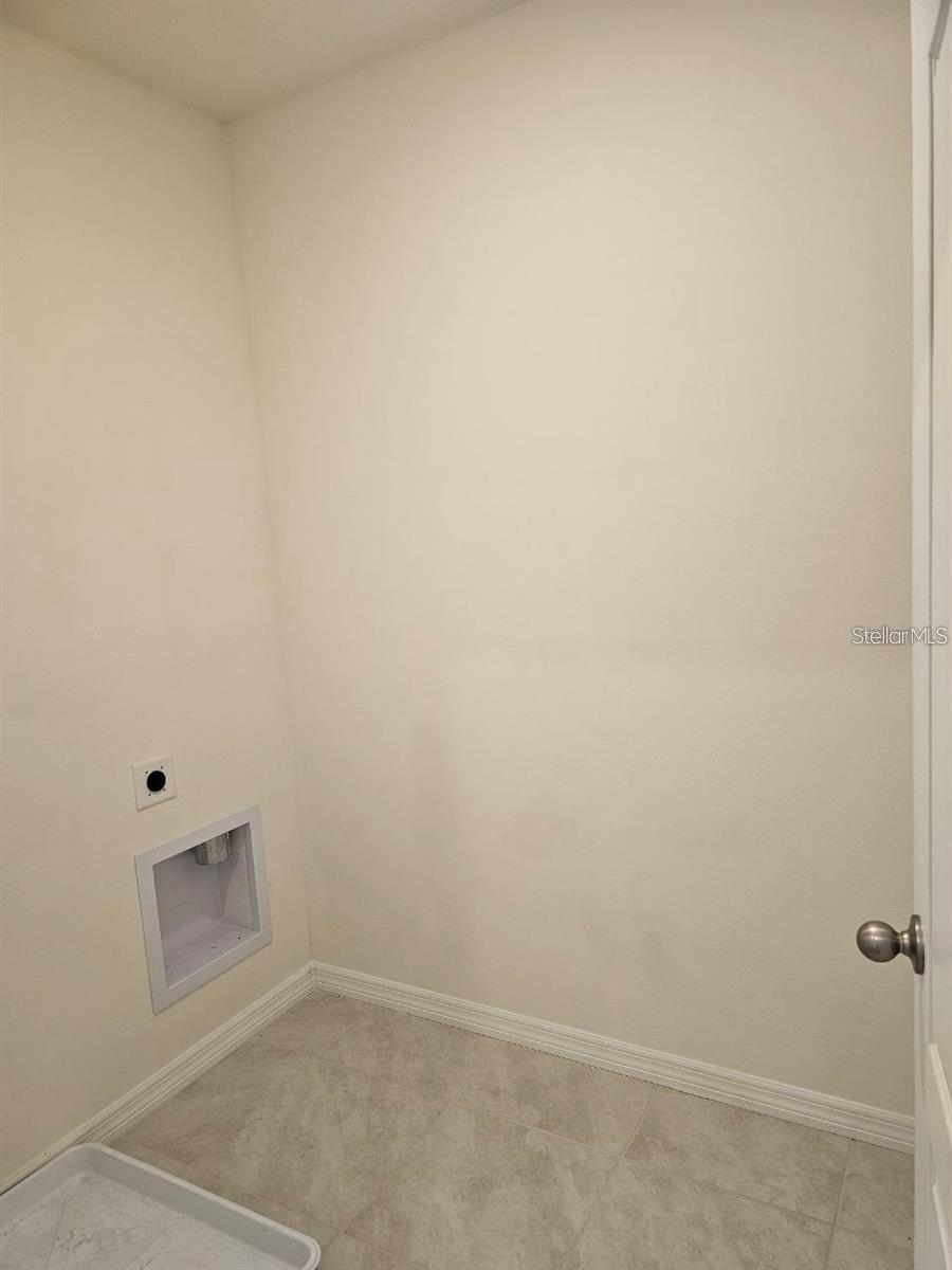 EDEN HILLS - Residential Lease