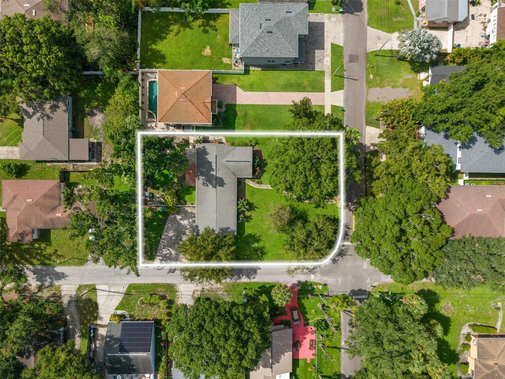 Photo of 2725 N Myrtle Avenue, Tampa, FL 33602 (MLS # TB8562131)