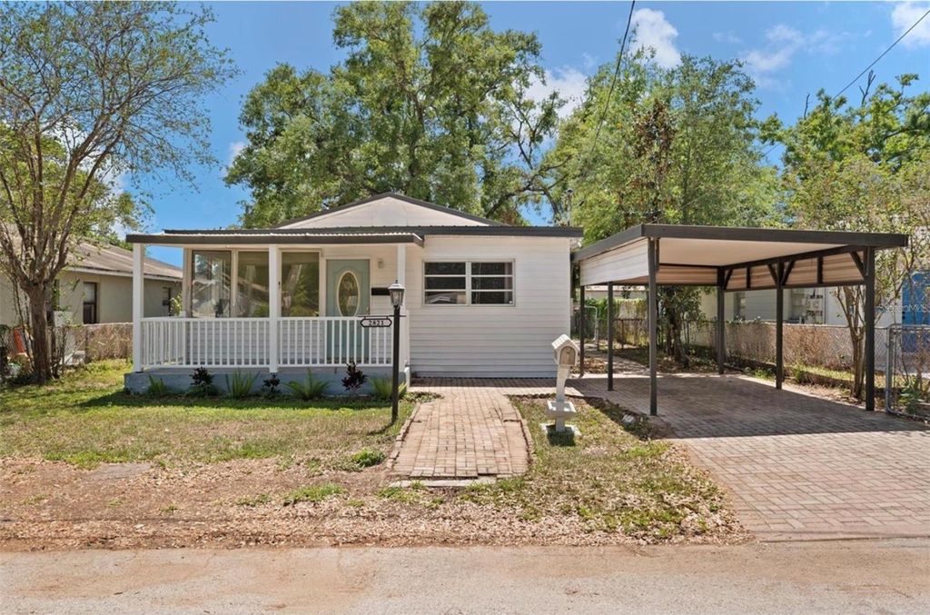 Photo of 2821 Marconi Street, Tampa, FL 33605 (MLS # TB8430554)