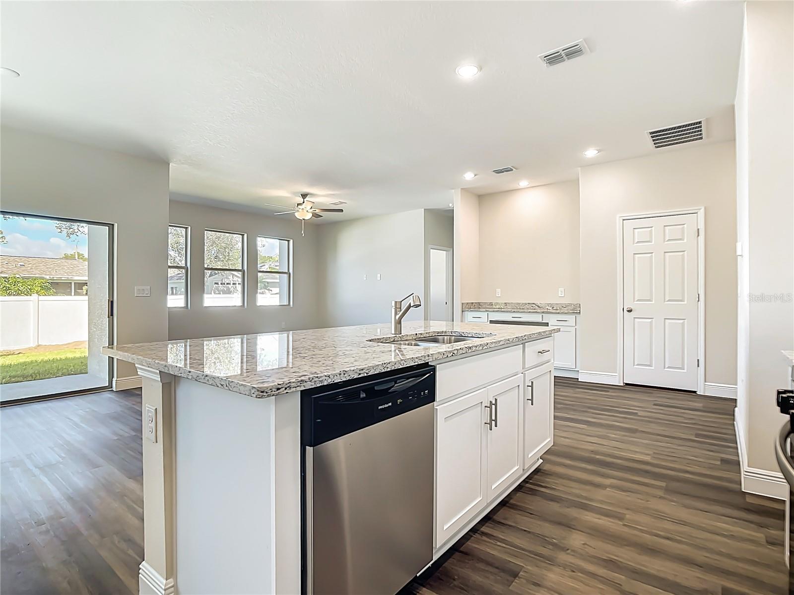 1581 - PORT CHARLOTTE SUB 27 - Residential