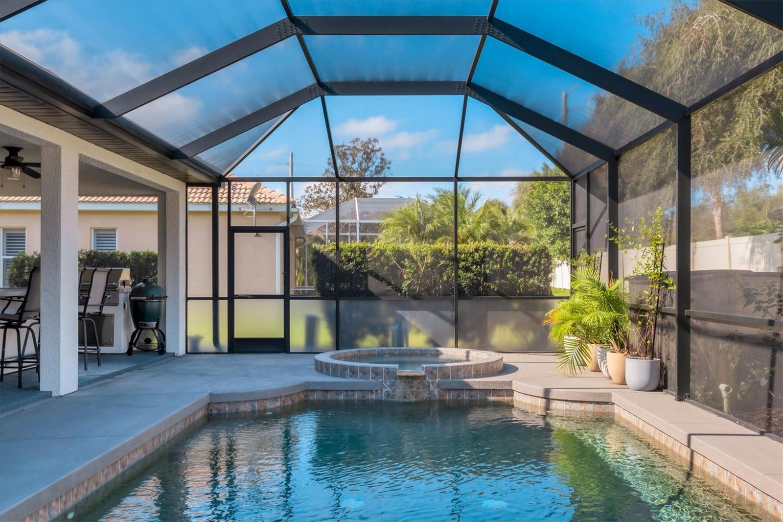 RIVER PLACE - Residential