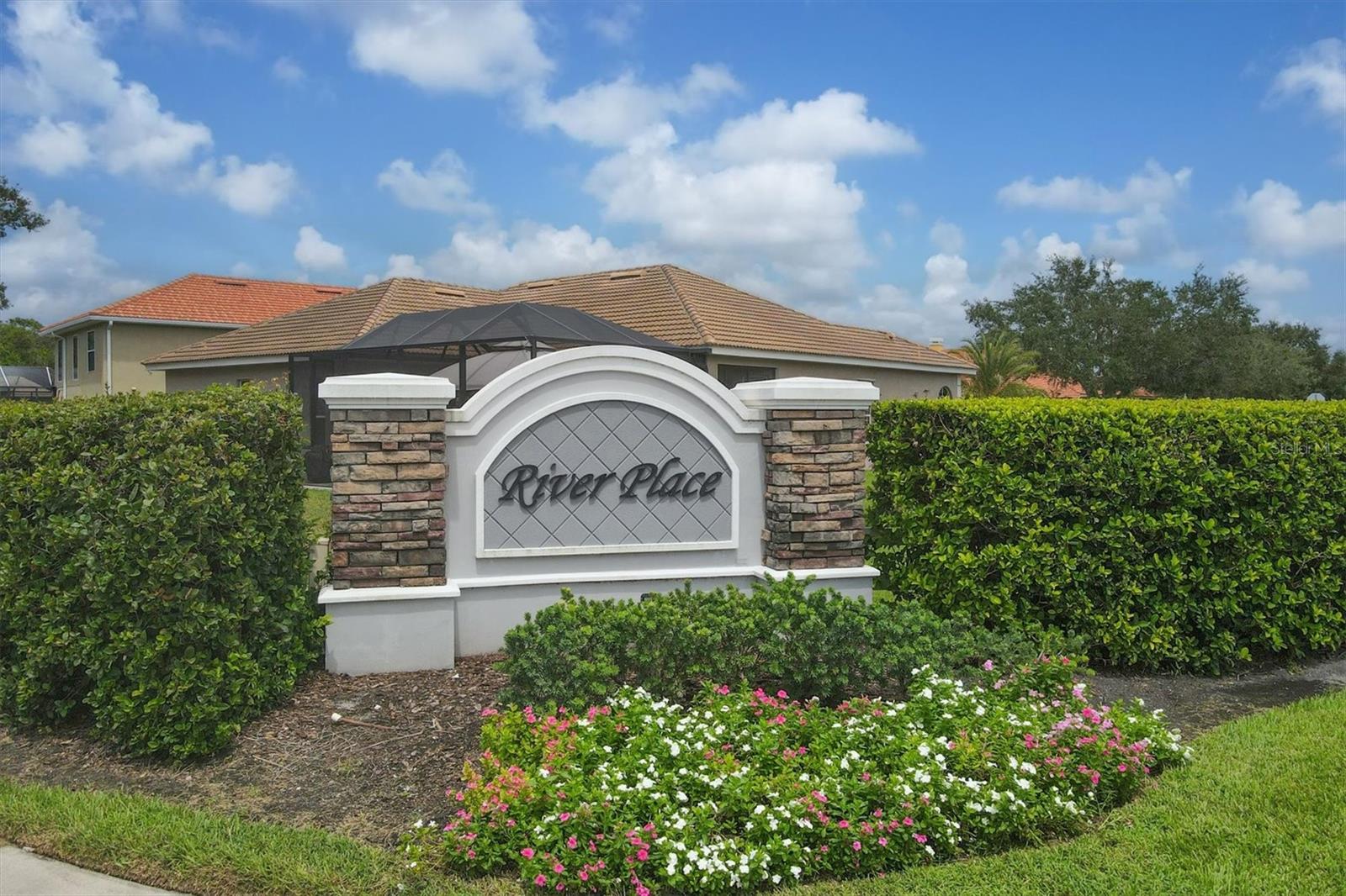 RIVER PLACE - Residential