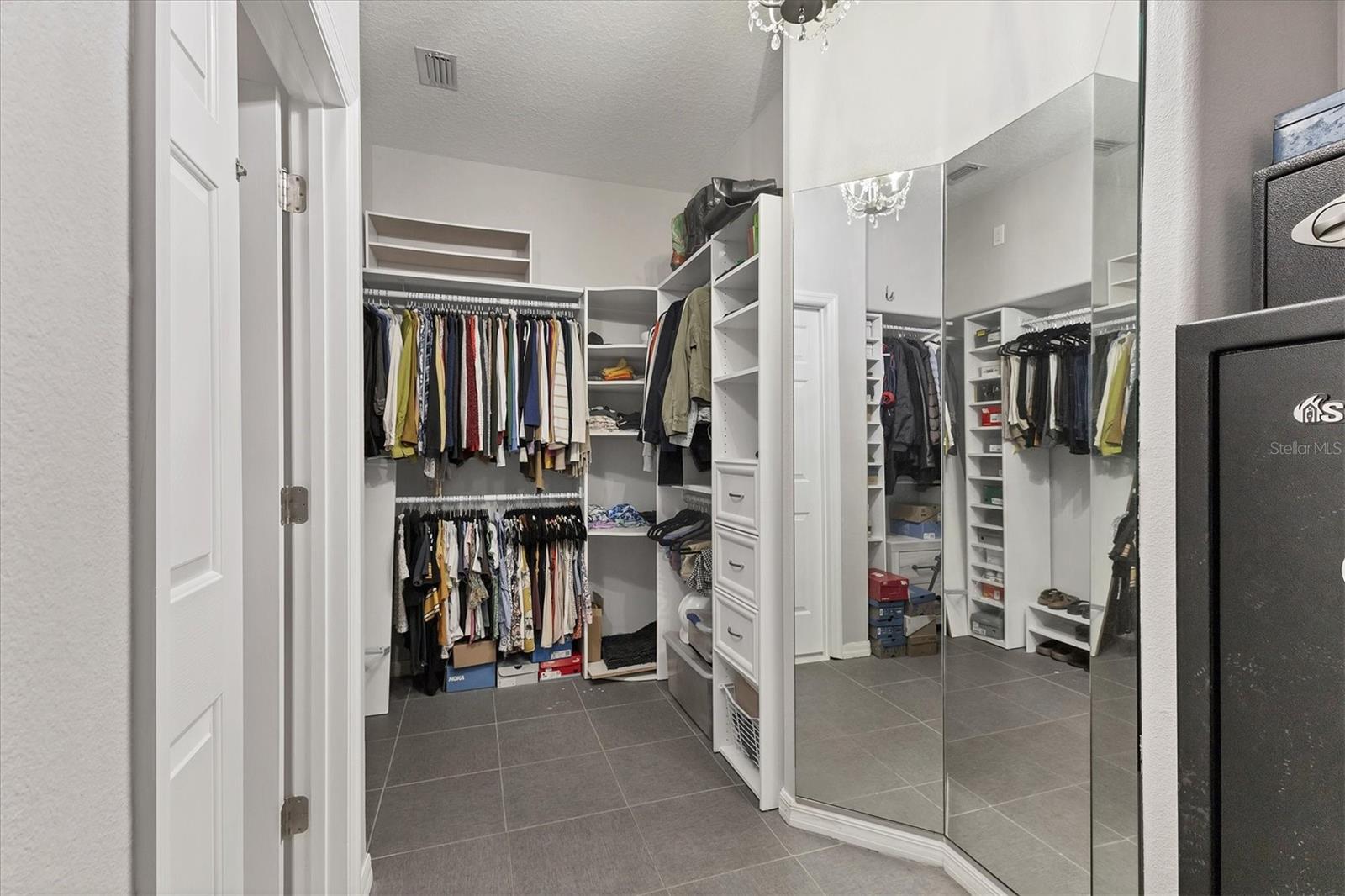 RIVER PLACE - Residential