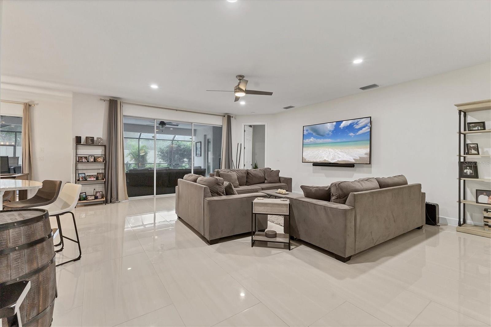 RIVER PLACE - Residential