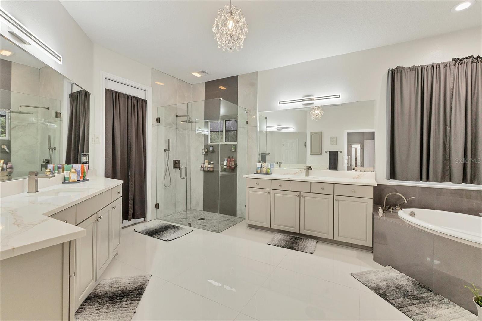 RIVER PLACE - Residential