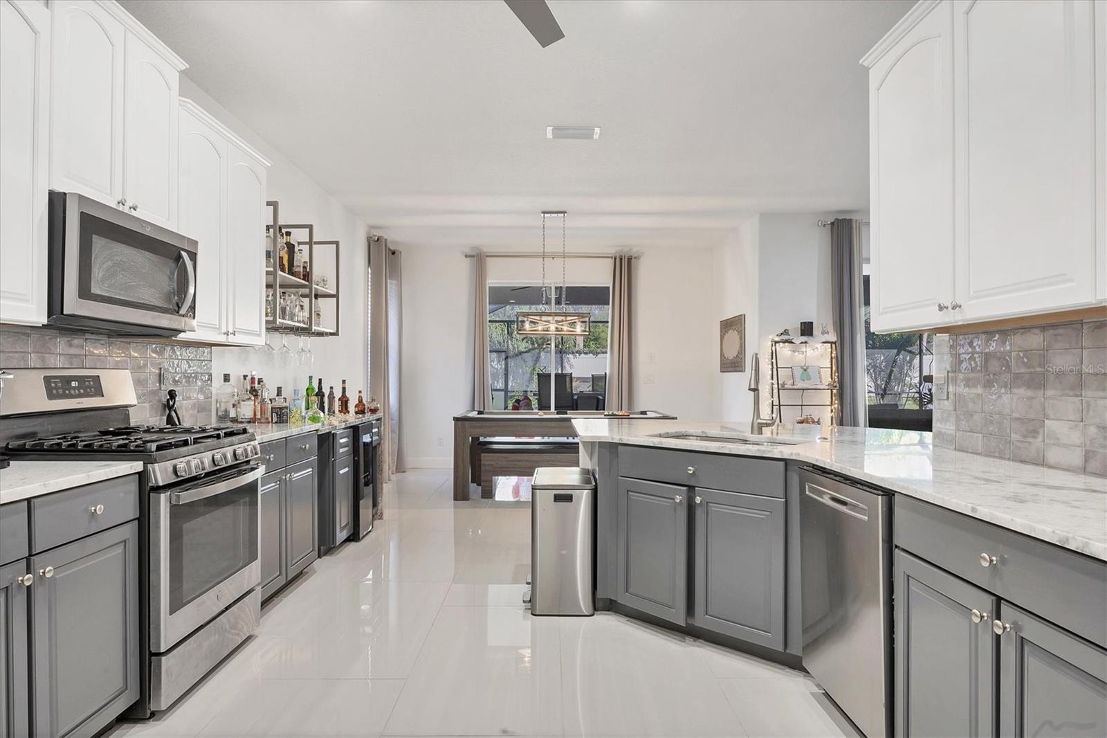 RIVER PLACE - Residential