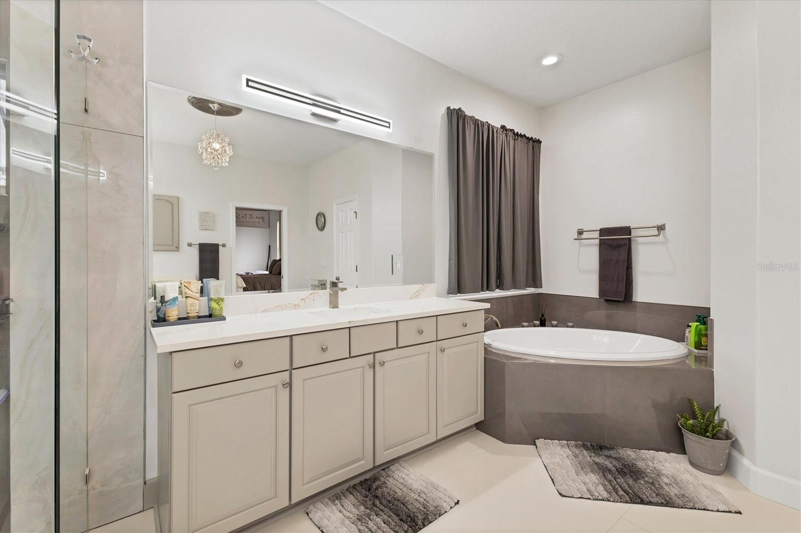 RIVER PLACE - Residential