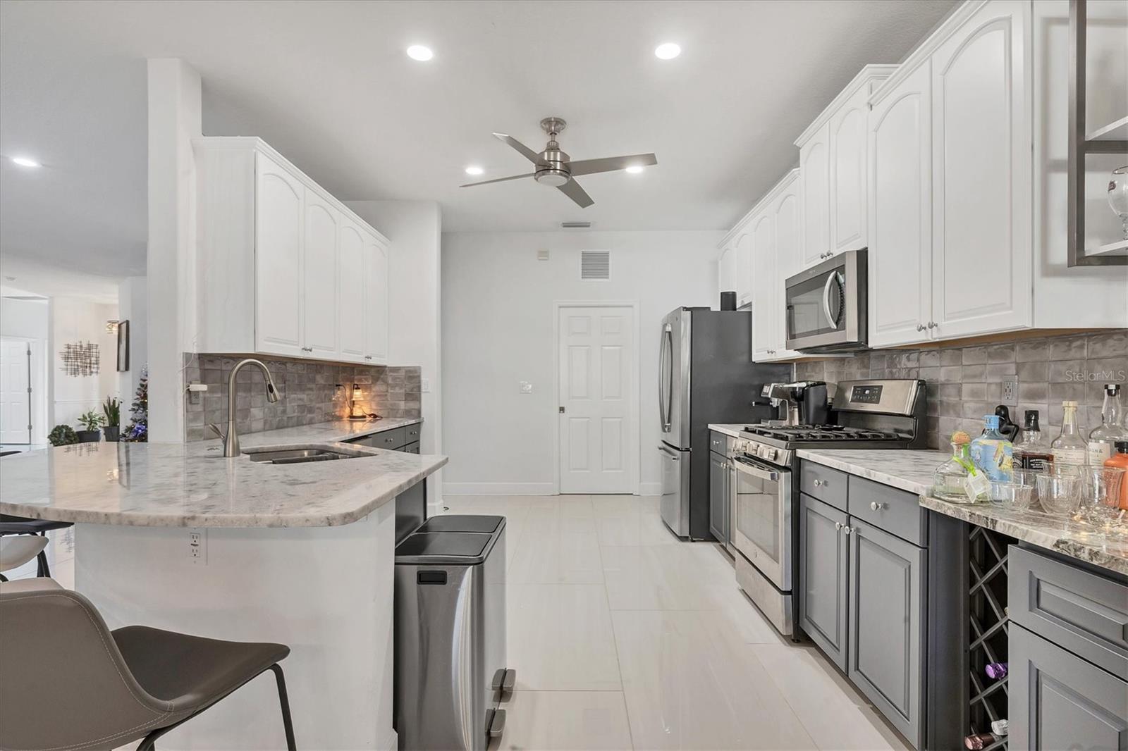 RIVER PLACE - Residential