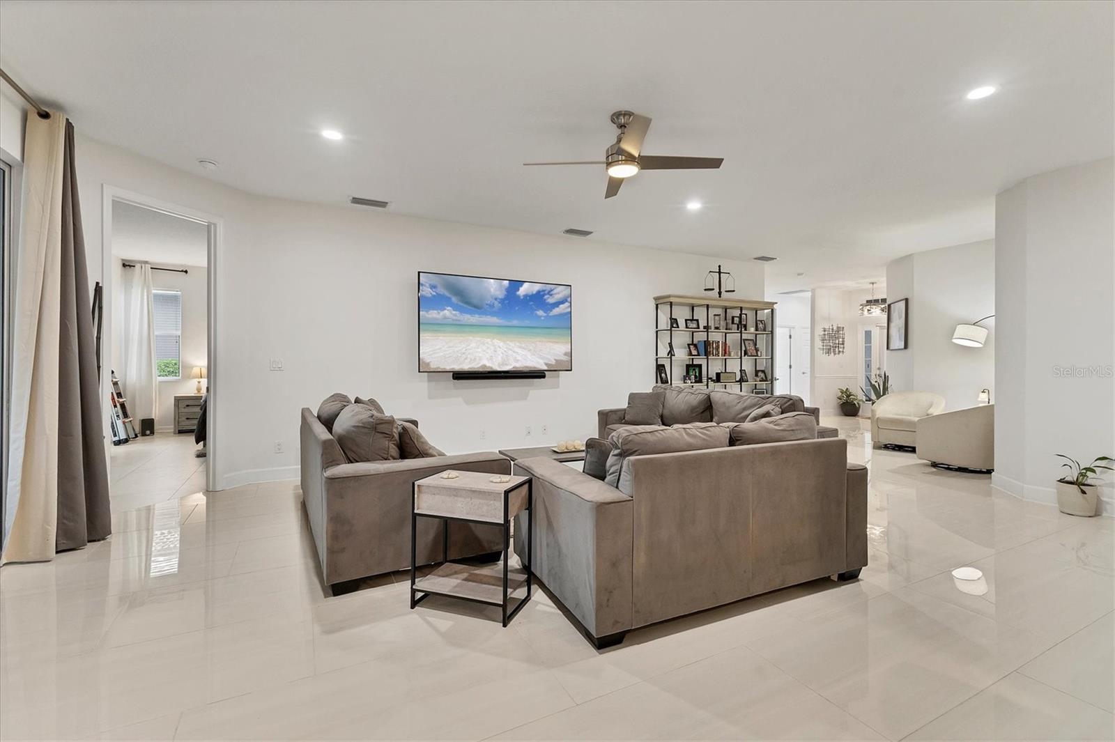 RIVER PLACE - Residential