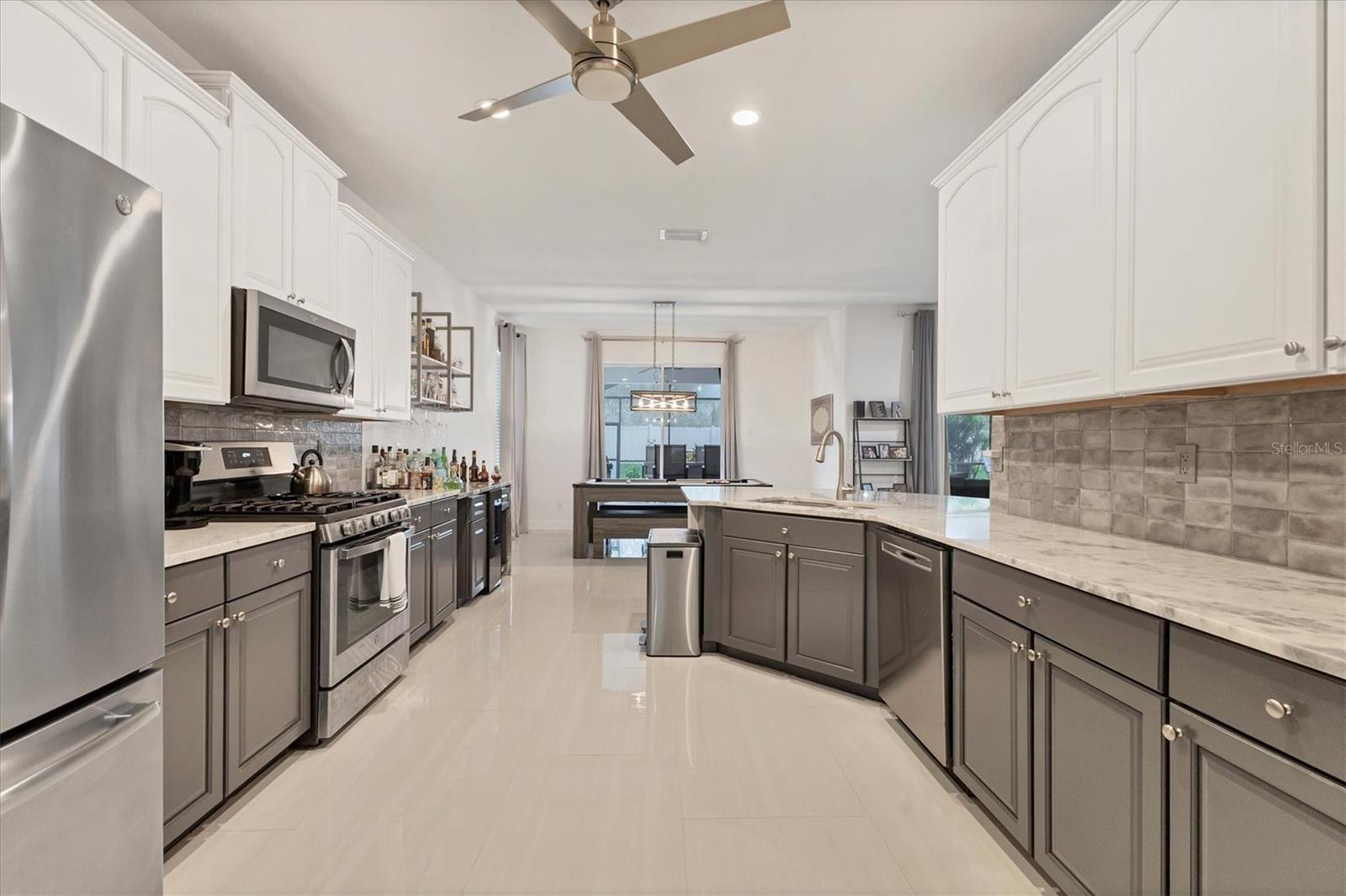 RIVER PLACE - Residential