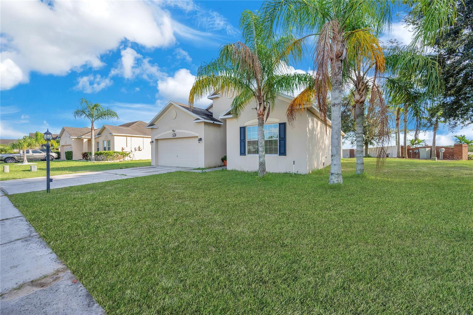 Casas a venda 1 - Jen Dantas 3216 LYNROCK AVENUE