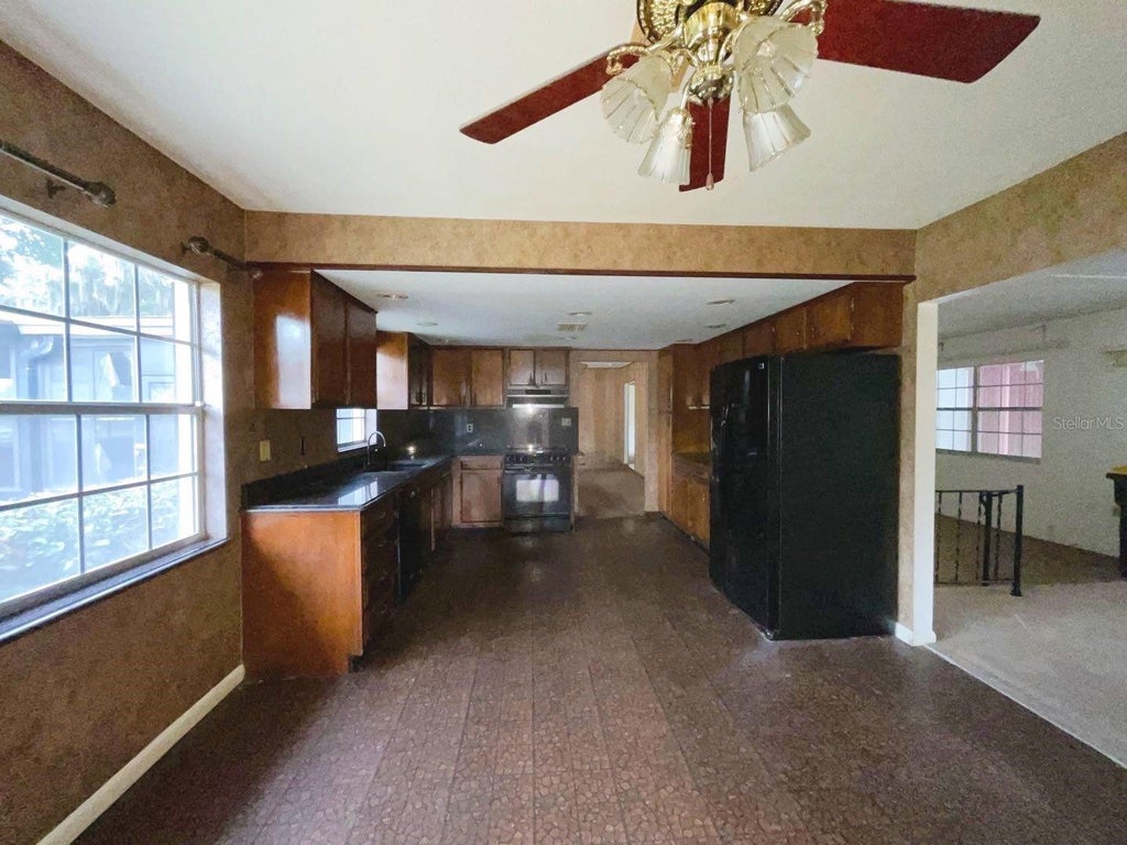 Photo of 603 W Ocala Street, Umatilla, FL 32784 (MLS # O6430745)