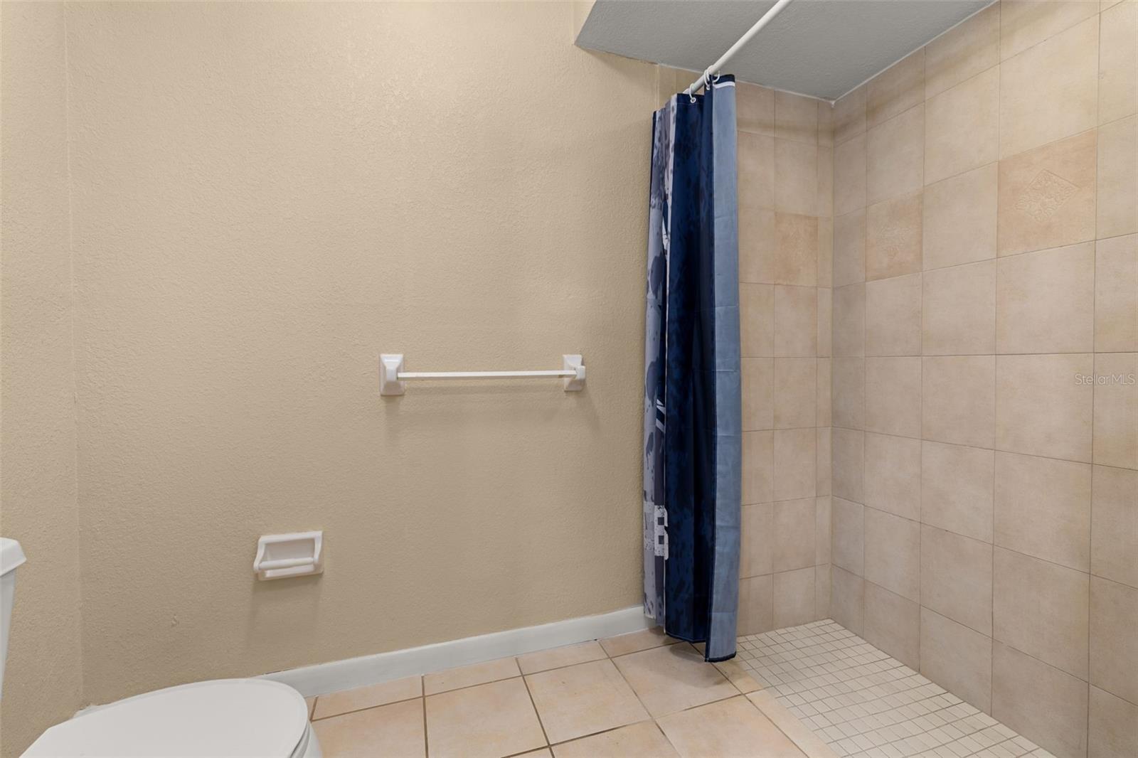 SWEETWATER OAKS SEC 04 - Residential