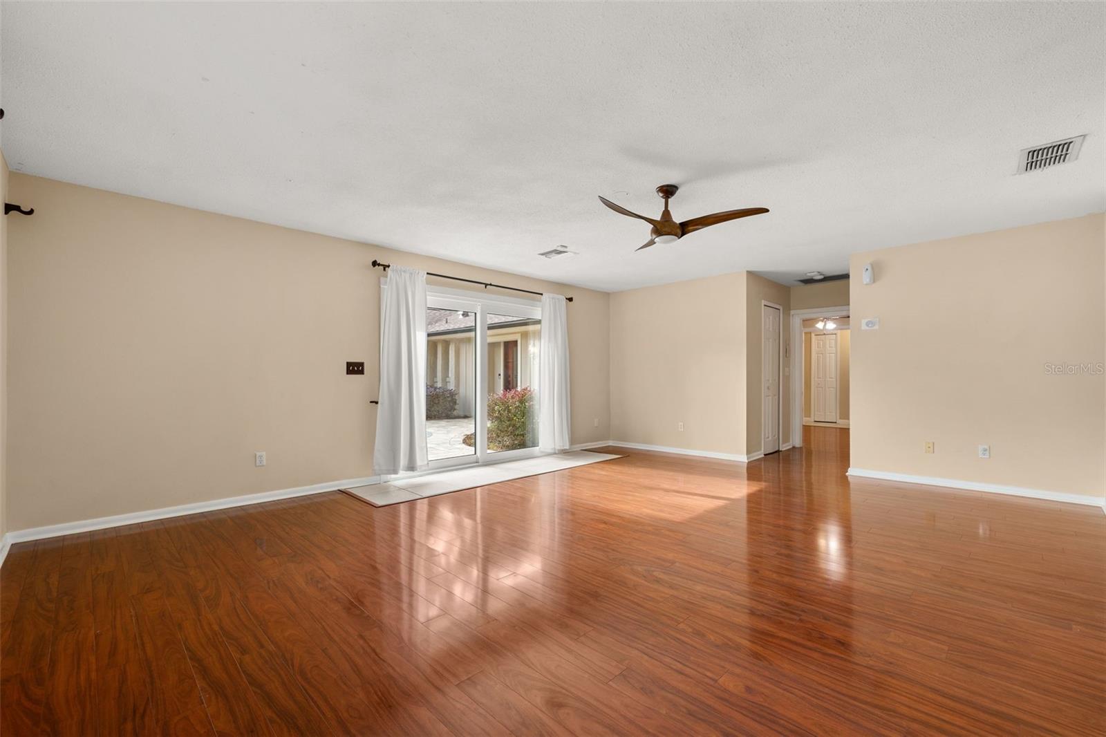 SWEETWATER OAKS SEC 04 - Residential