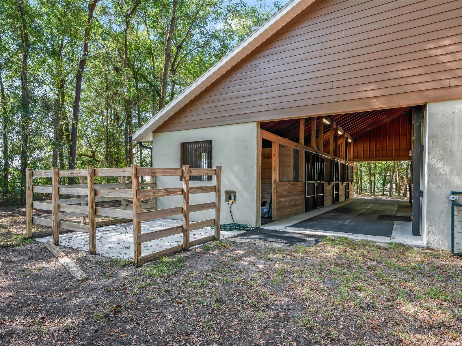 SADDLEBROOK EQUESTRIAN PARK - Residential