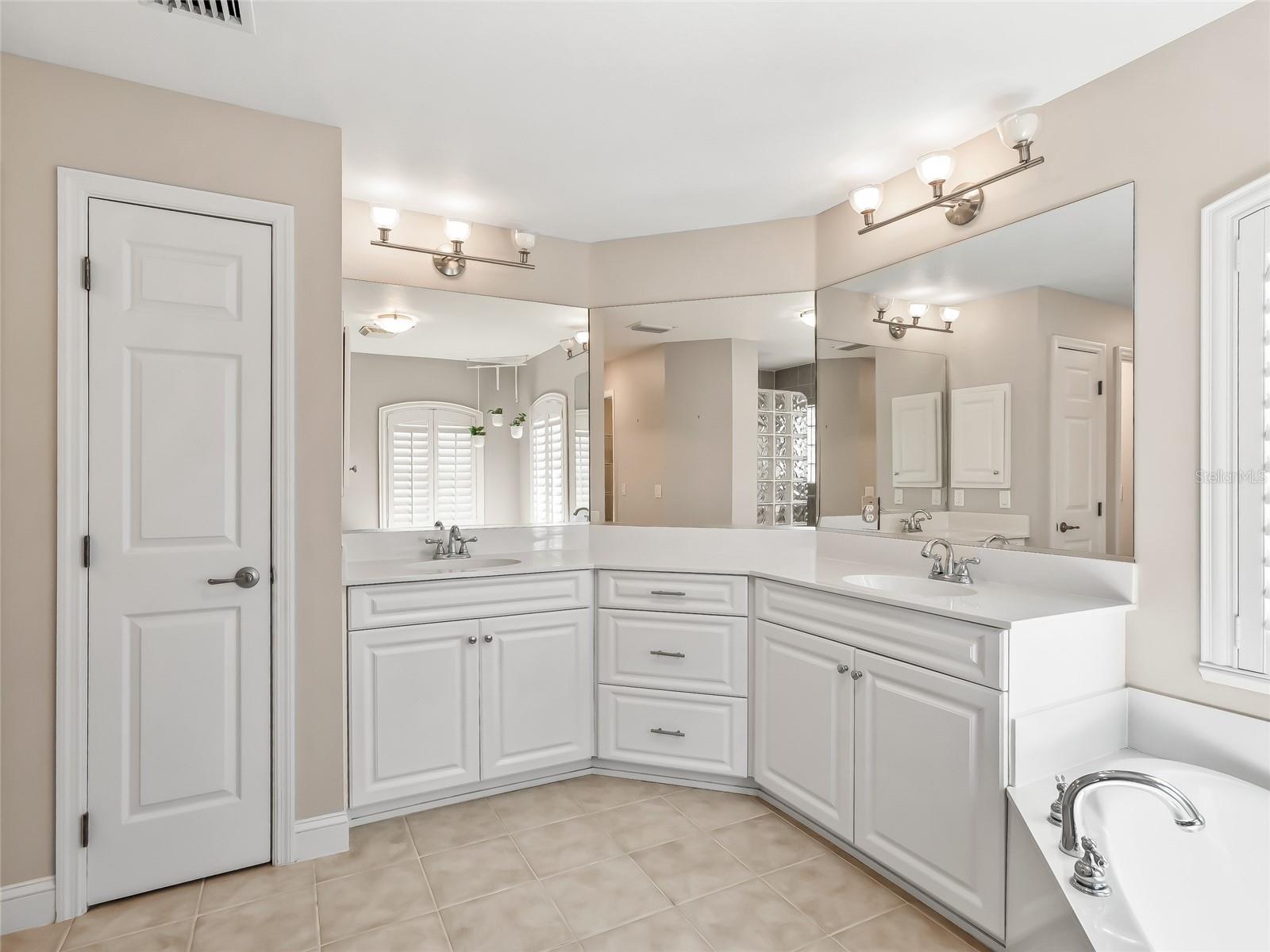 SADDLEBROOK EQUESTRIAN PARK - Residential