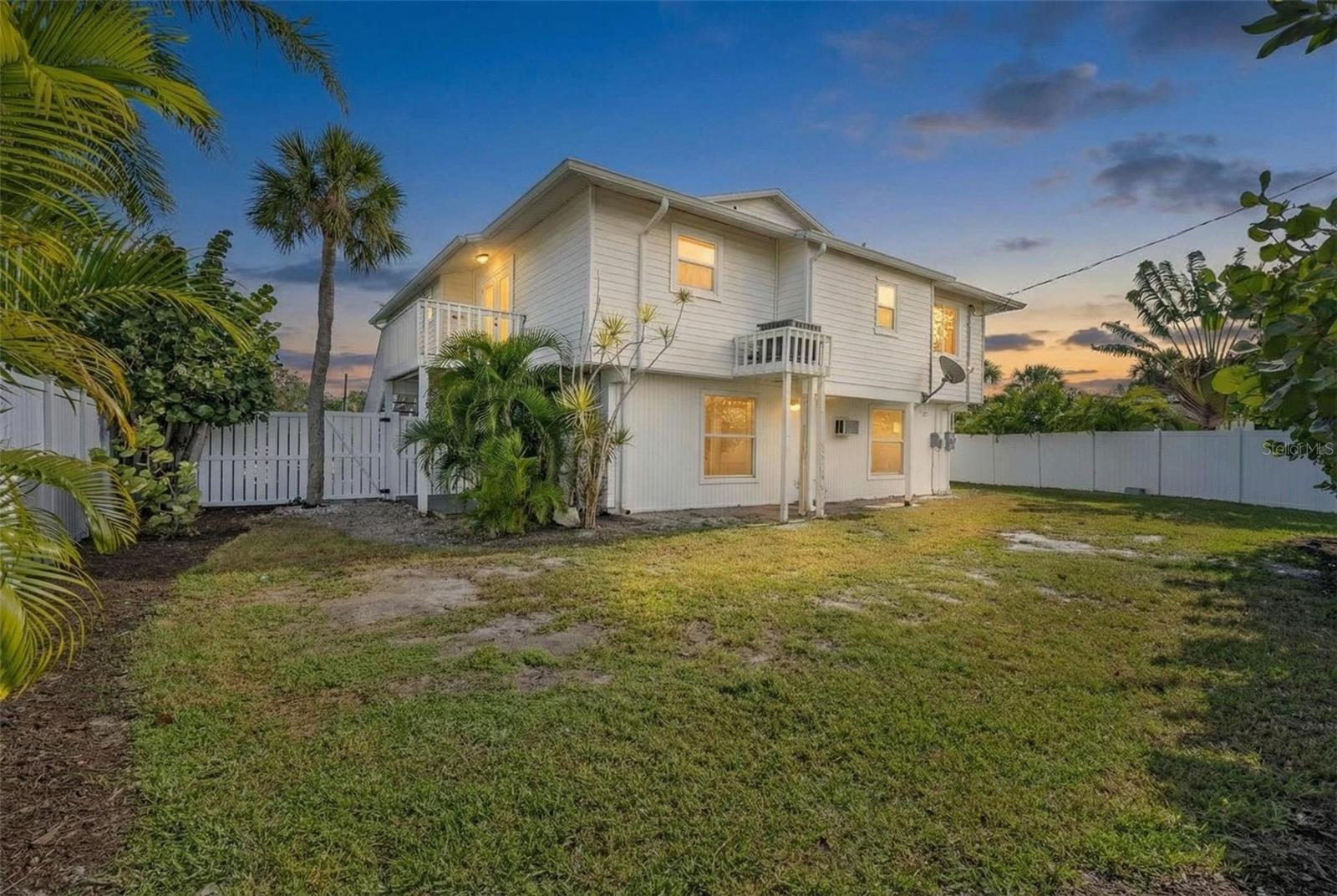 HOLMES BEACH 34TH UNIT - Residential