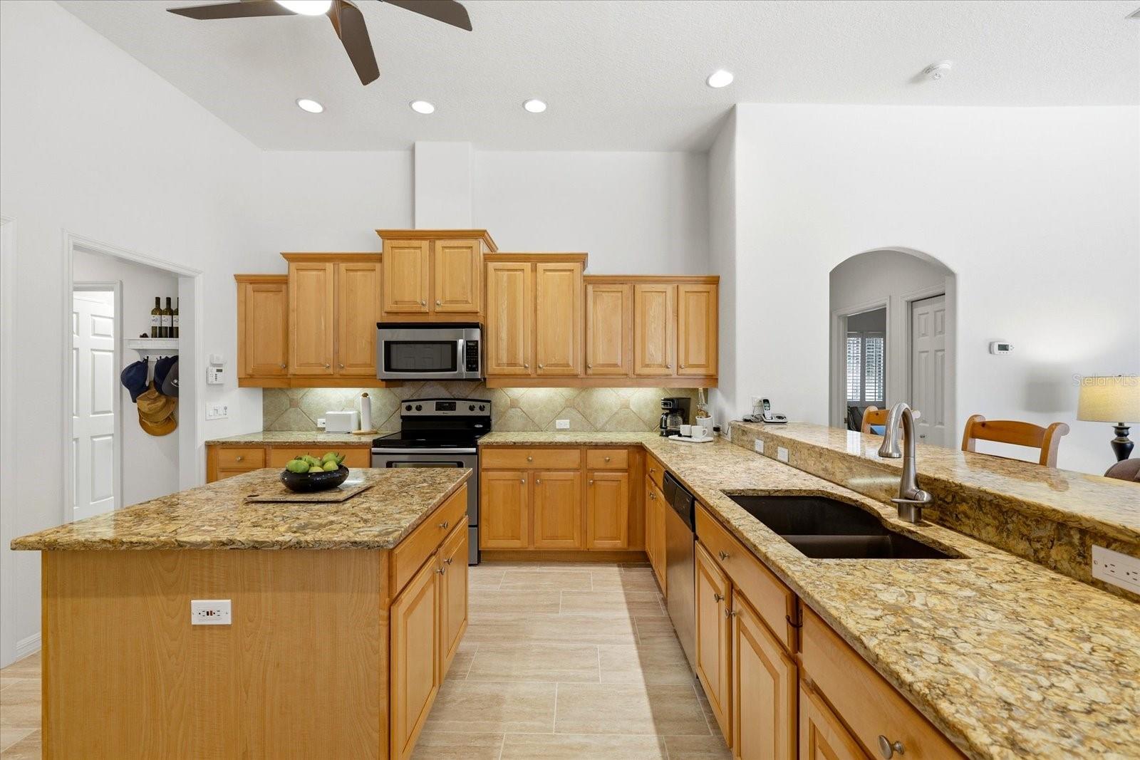 RIVER CLUB SOUTH - Residential