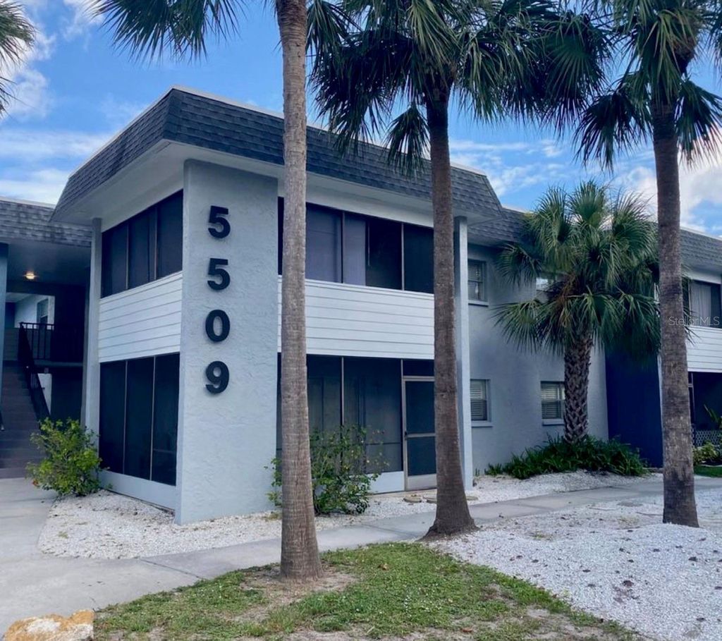 Photo of 5509 Fountain Lake Circle #C102, Bradenton, FL 34207 (MLS # A4687763)