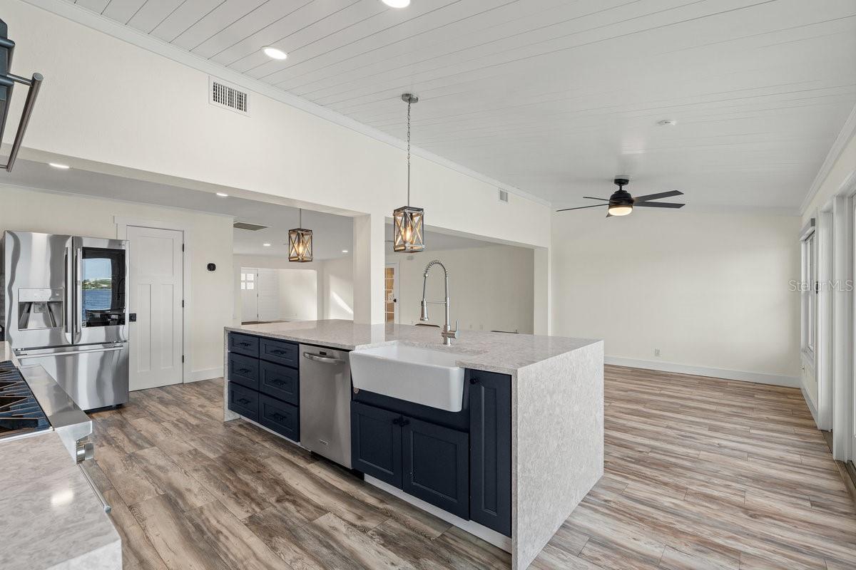 CAMEO POINT UNIT 02 - Residential