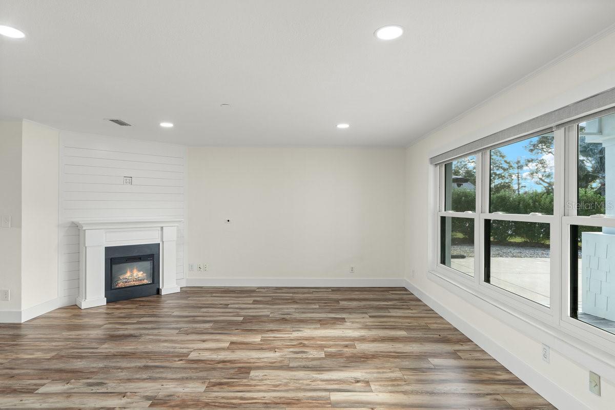 CAMEO POINT UNIT 02 - Residential