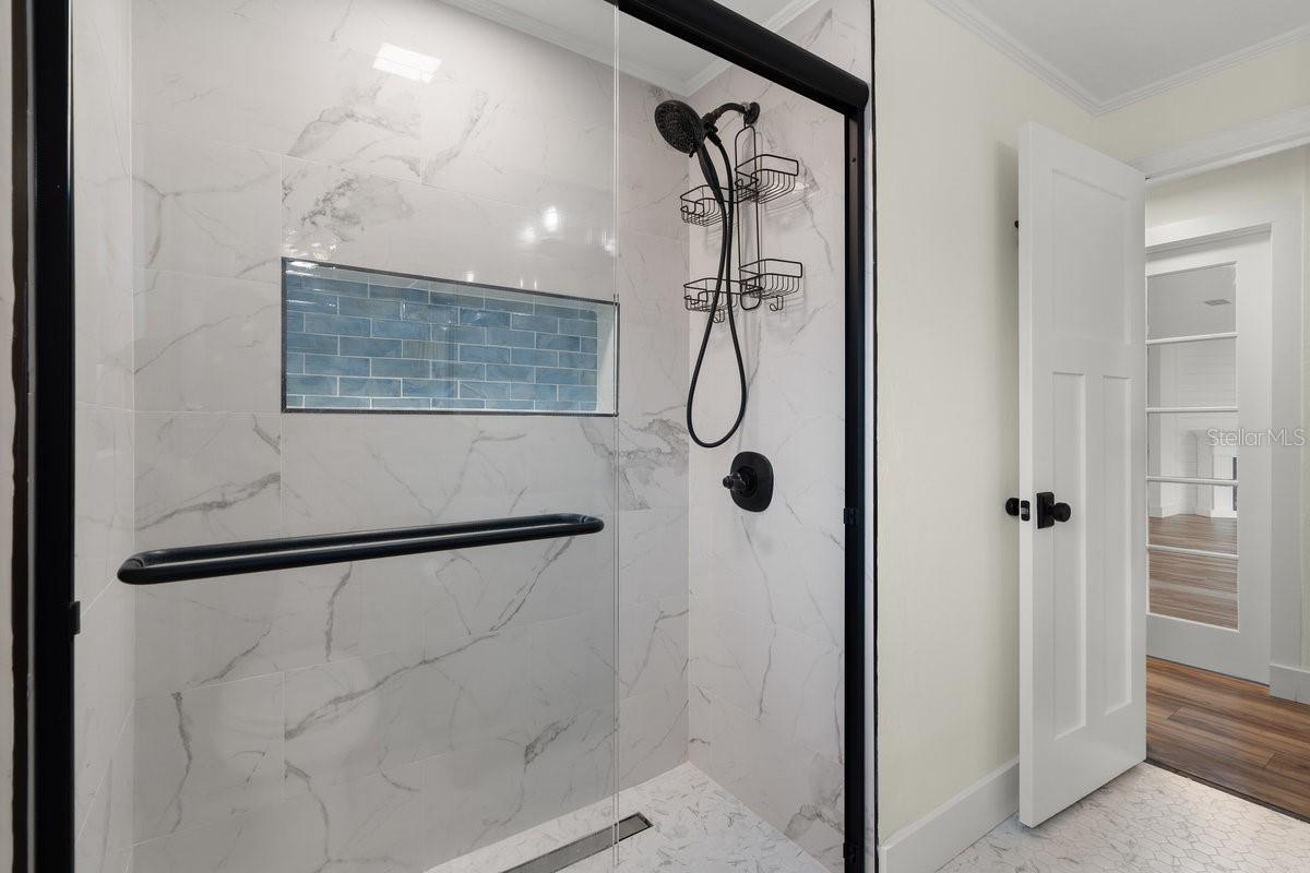 CAMEO POINT UNIT 02 - Residential