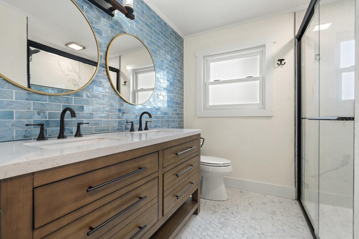 CAMEO POINT UNIT 02 - Residential