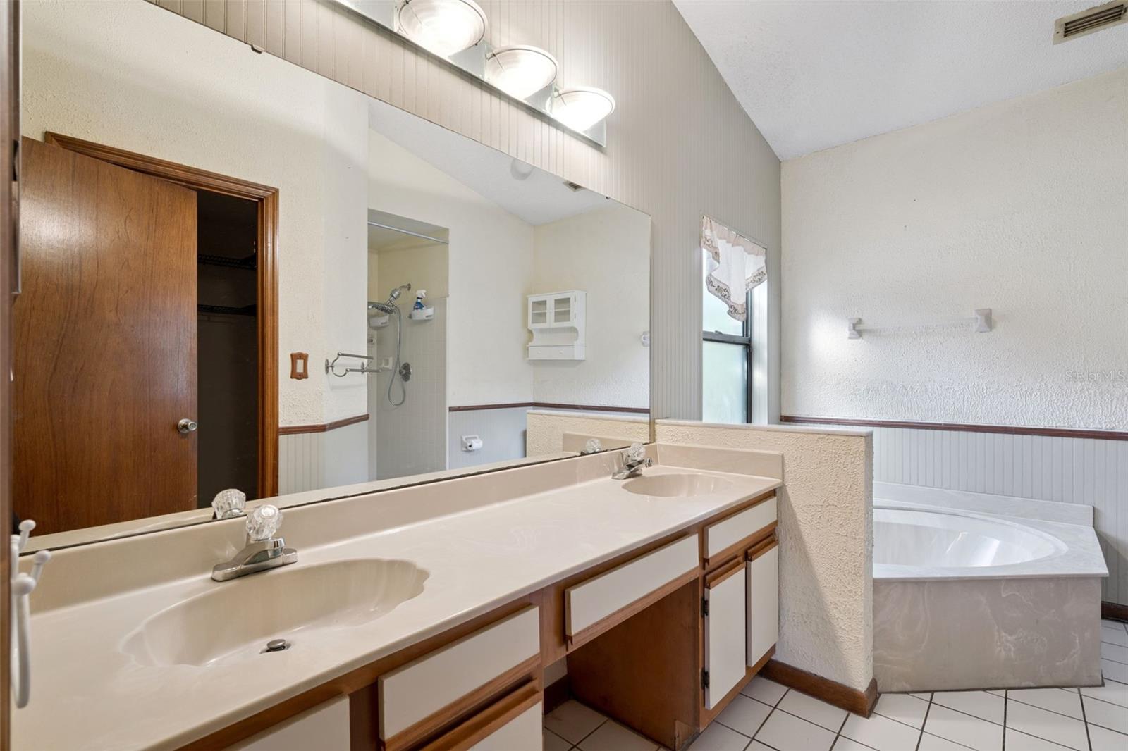 WINDSONG ESTATES - Residential