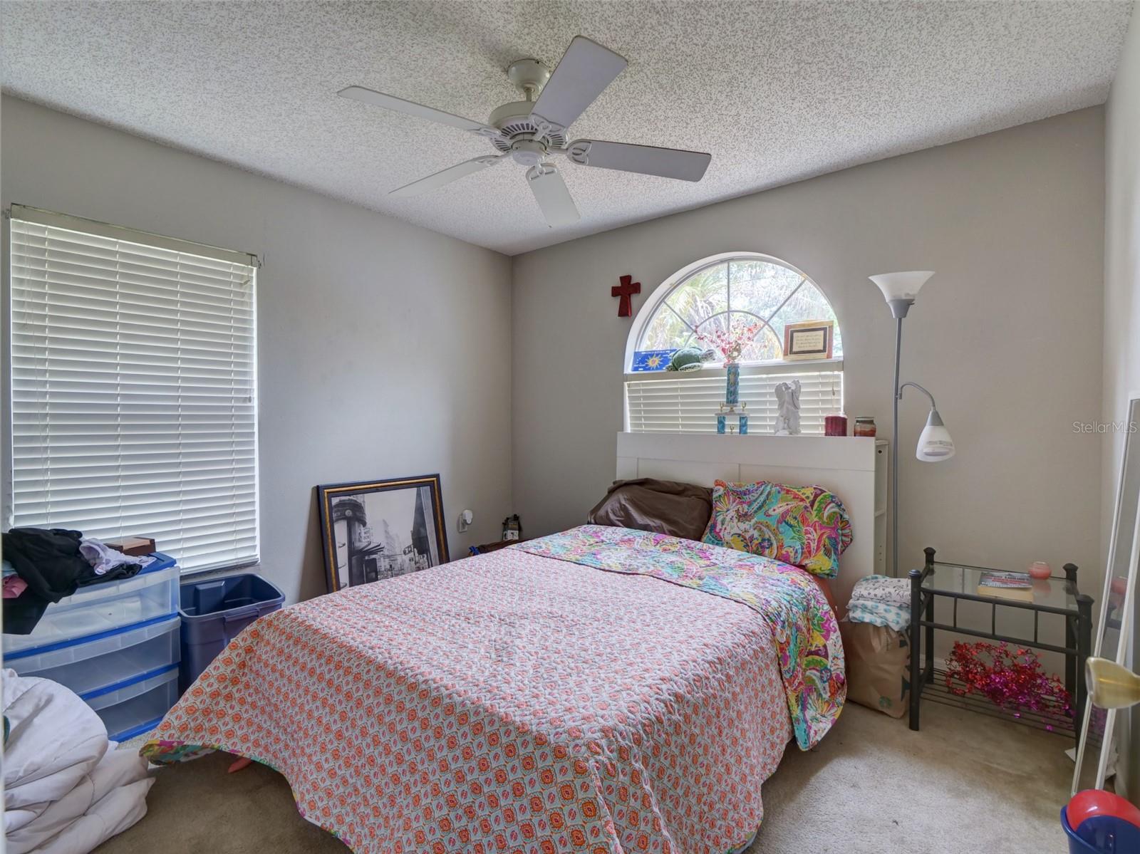 TAVARES LAKE SAUNDERS POINTE LT 01 - Residential