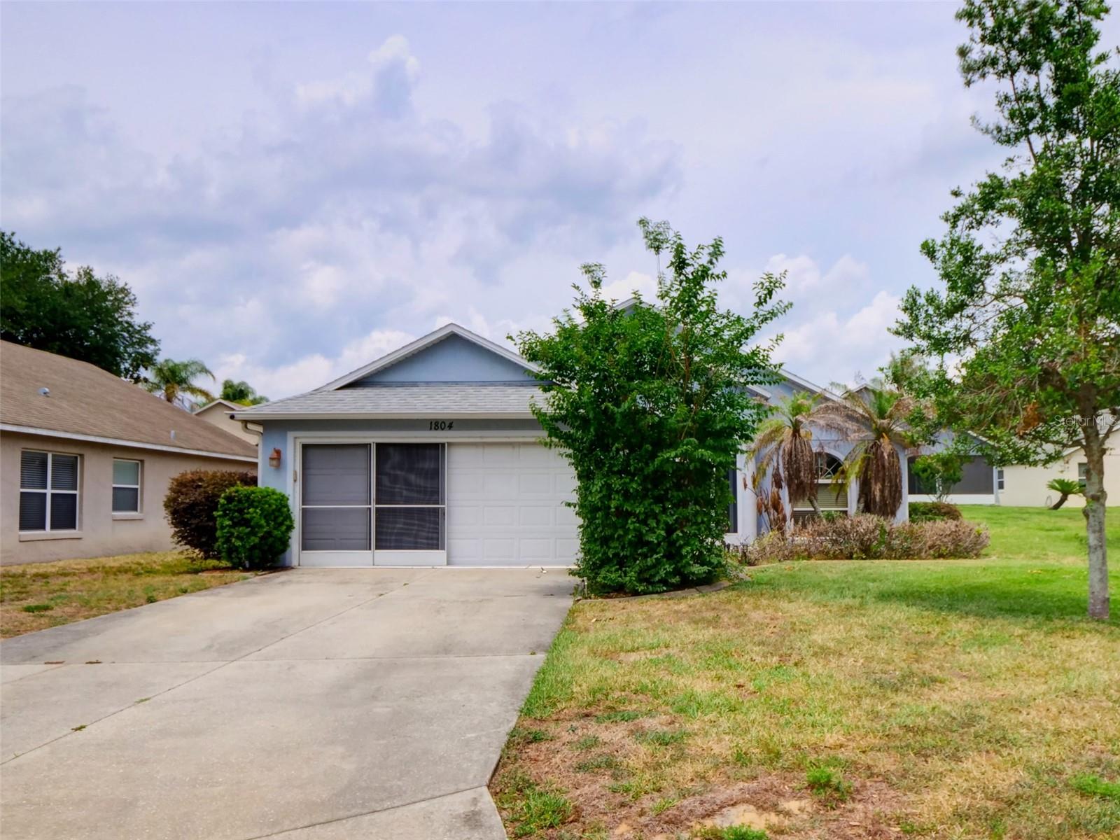TAVARES LAKE SAUNDERS POINTE LT 01 - Residential