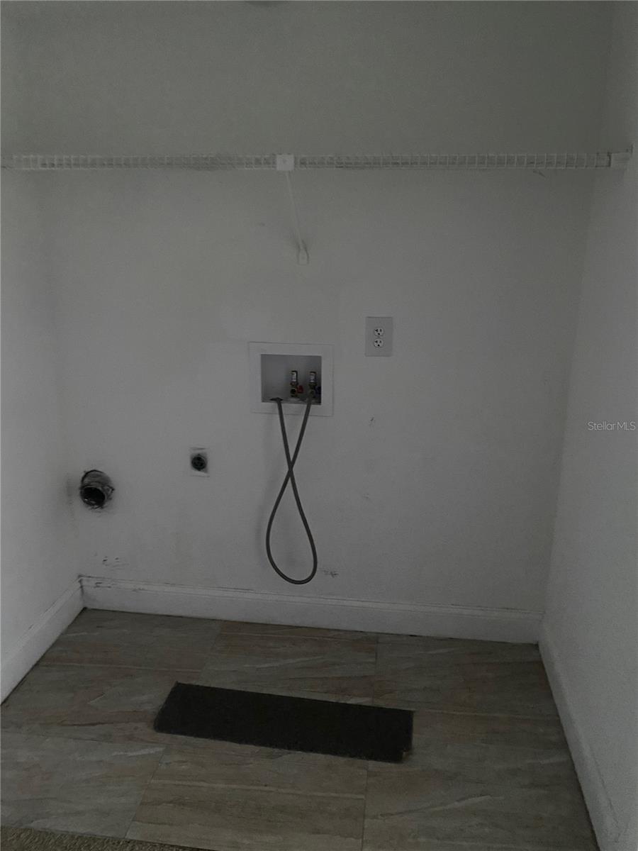 SUNBROOK CONDO PH 01 - Residential Lease