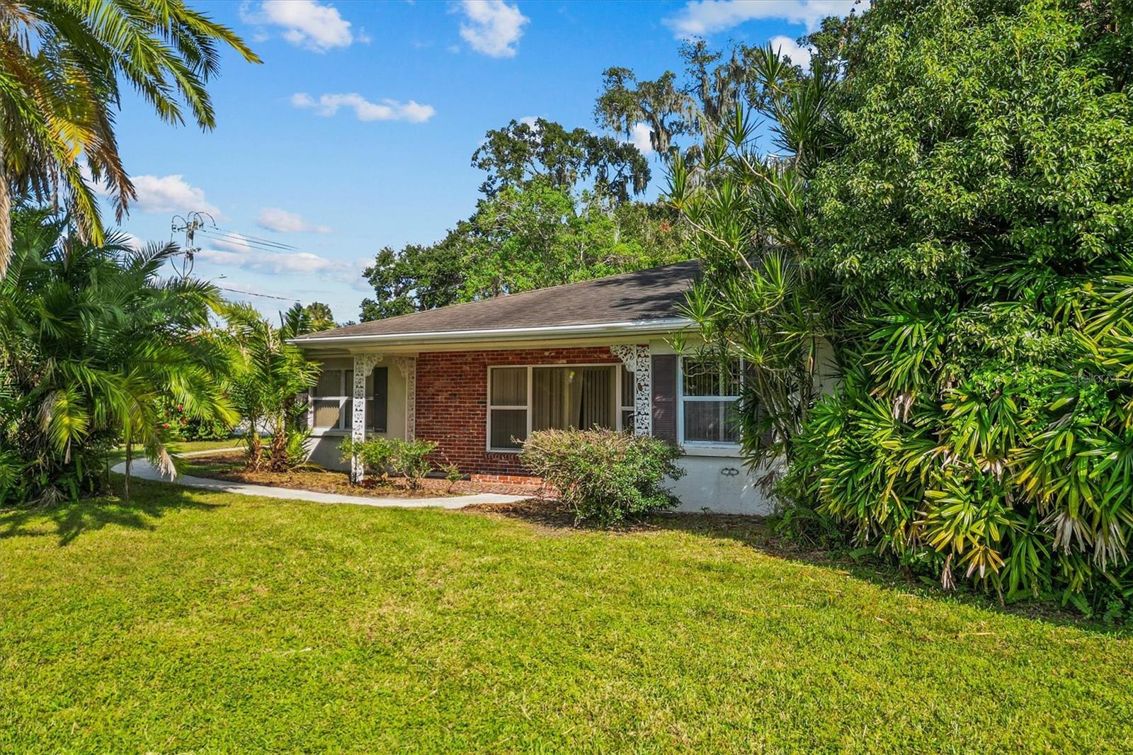 Casas a venda 4 - Jen Dantas 225 LAKE HOLLINGSWORTH DRIVE