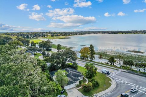 Photo of 225 Lake Hollingsworth Drive, Lakeland, FL 33803 (MLS # TB8434372)