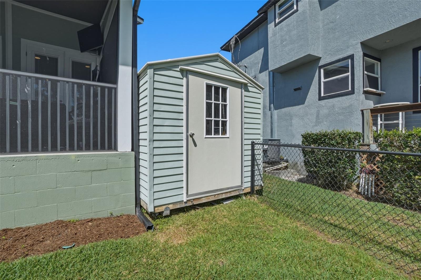 LAKE MILLS SHORES - Residential