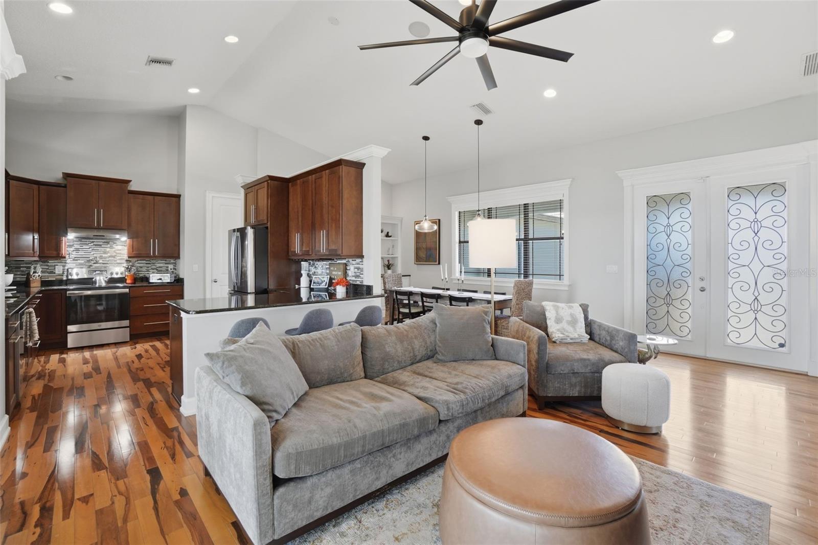 LAKE MILLS SHORES - Residential