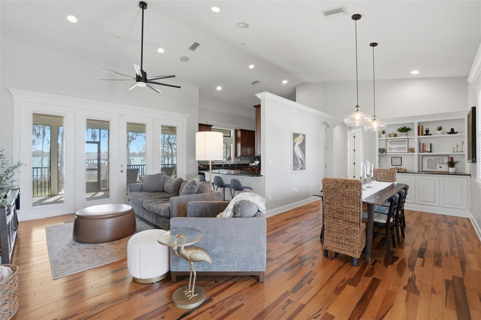 LAKE MILLS SHORES - Residential