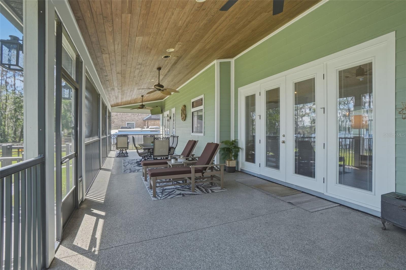 LAKE MILLS SHORES - Residential