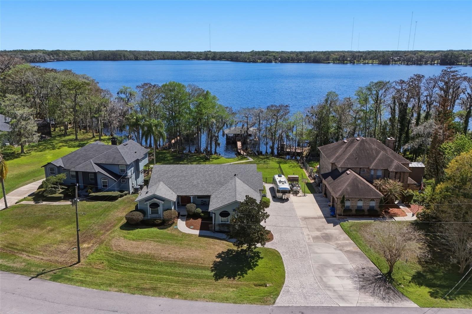 LAKE MILLS SHORES - Residential