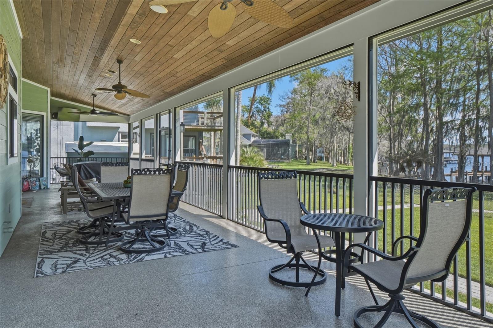 LAKE MILLS SHORES - Residential