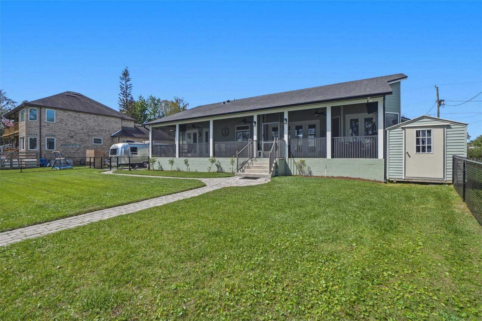 LAKE MILLS SHORES - Residential