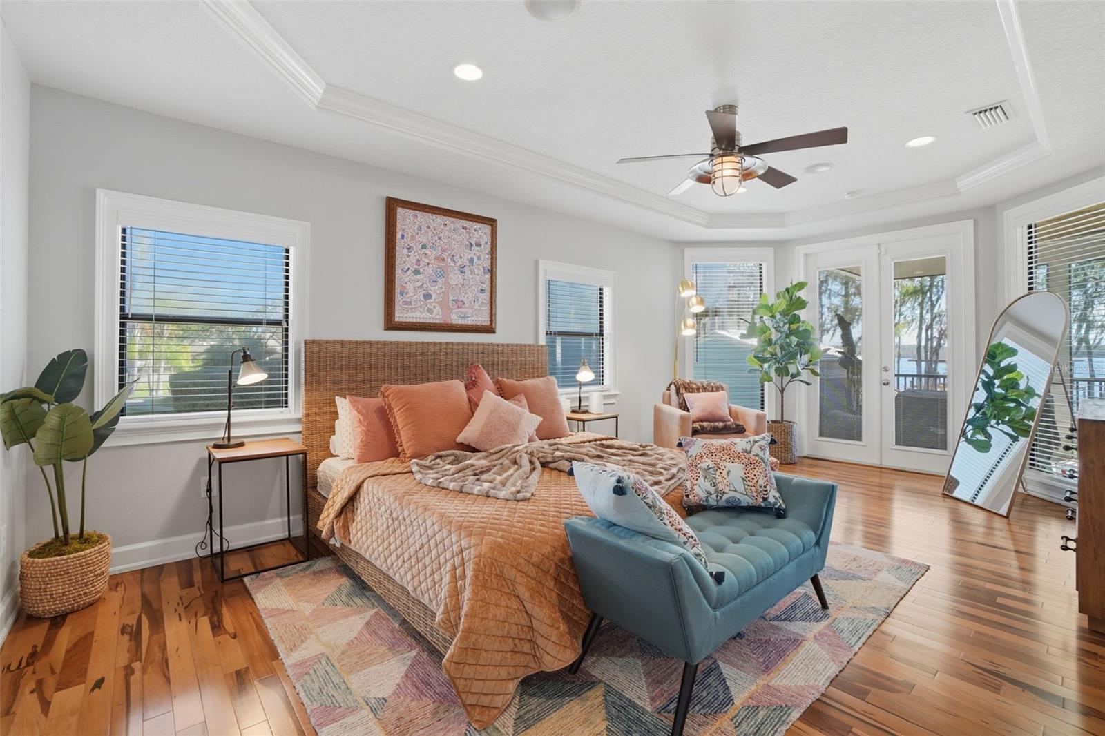 LAKE MILLS SHORES - Residential