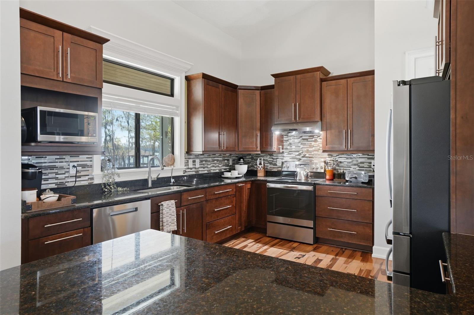 LAKE MILLS SHORES - Residential