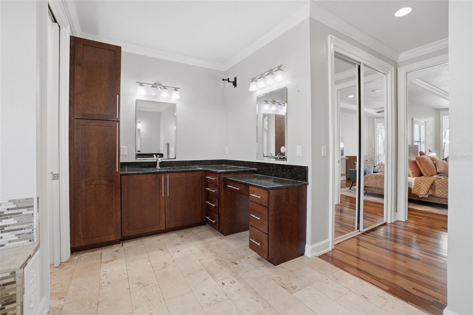 LAKE MILLS SHORES - Residential