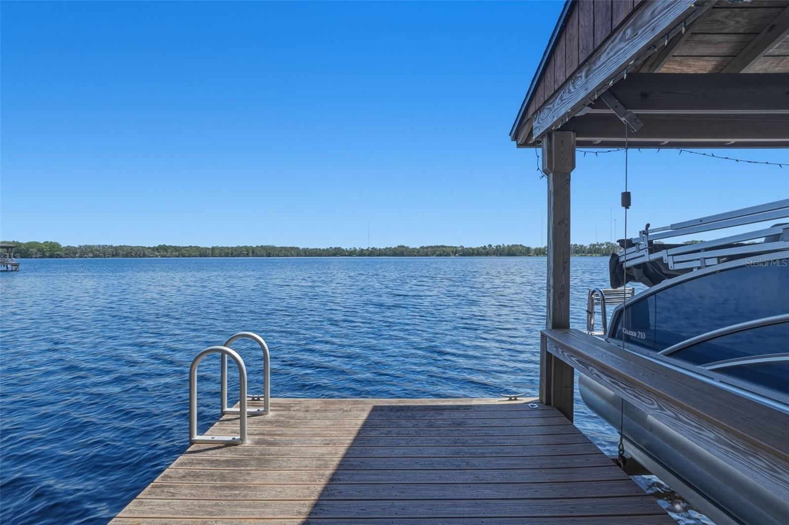 LAKE MILLS SHORES - Residential