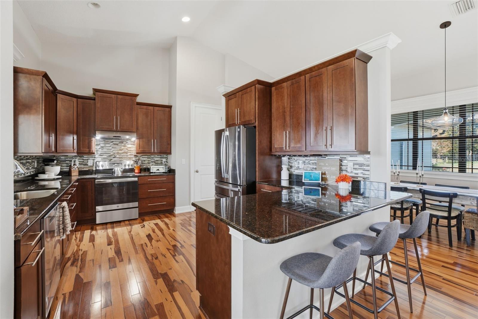 LAKE MILLS SHORES - Residential