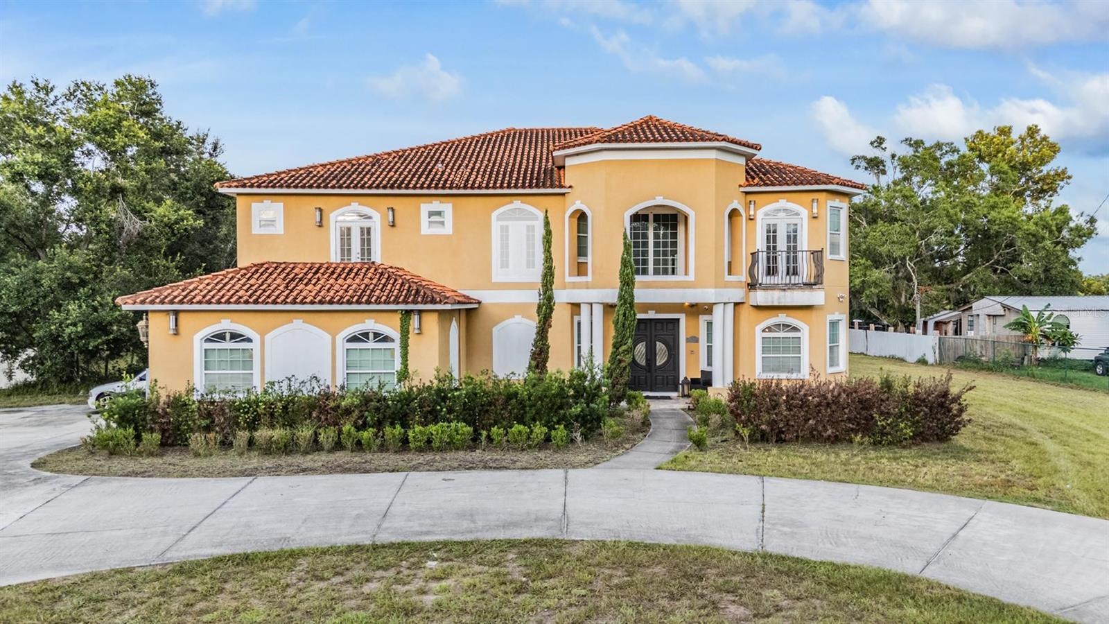 Spacious Custom Estate in the Heart of Riverview – Seller Motivated!
11250 McMullen Road, Riverview, FL 33569 • 5 Bedrooms • 5 Bathrooms • 5,702 Sq Ft
Discover a rare opportunity to own a sprawling custom estate in the vibrant and fast-growing Riverview community. Offering an impressive 5,702 square feet of interior living space, this residence is ideal for those seeking room to spread out and the chance to add their own personal touch.
Inside, you’ll find grand proportions, abundant natural light, and a layout designed for entertaining. The expansive kitchen features granite countertops, ample cabinetry, and stainless steel appliances, ready to be enhanced to your style. With five spacious bedrooms and five bathrooms, there’s plenty of room for family and guests, plus oversized living and dining areas perfect for hosting.
While the home offers an exceptional foundation, it does require some cosmetic repairs and TLC—making it a great opportunity for buyers to create their dream space.
Situated near Alafia River State Park and Bell Creek Nature Preserve, you’ll enjoy easy access to outdoor recreation, as well as premier shopping and dining at Winthrop Town Centre. Top-rated schools, medical facilities, and I-75 are all just minutes away.
Don’t miss the chance to own this unique property and bring your vision to life. Seller is highly motivated—schedule your private showing today!