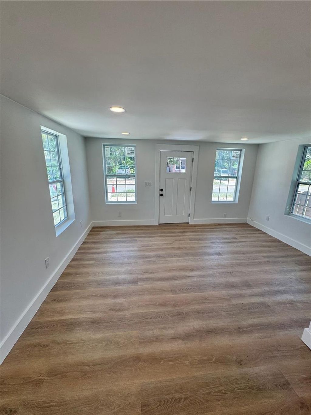 Photo of 309 E Woodward Avenue, Eustis, FL 32726 (MLS # O6415975)