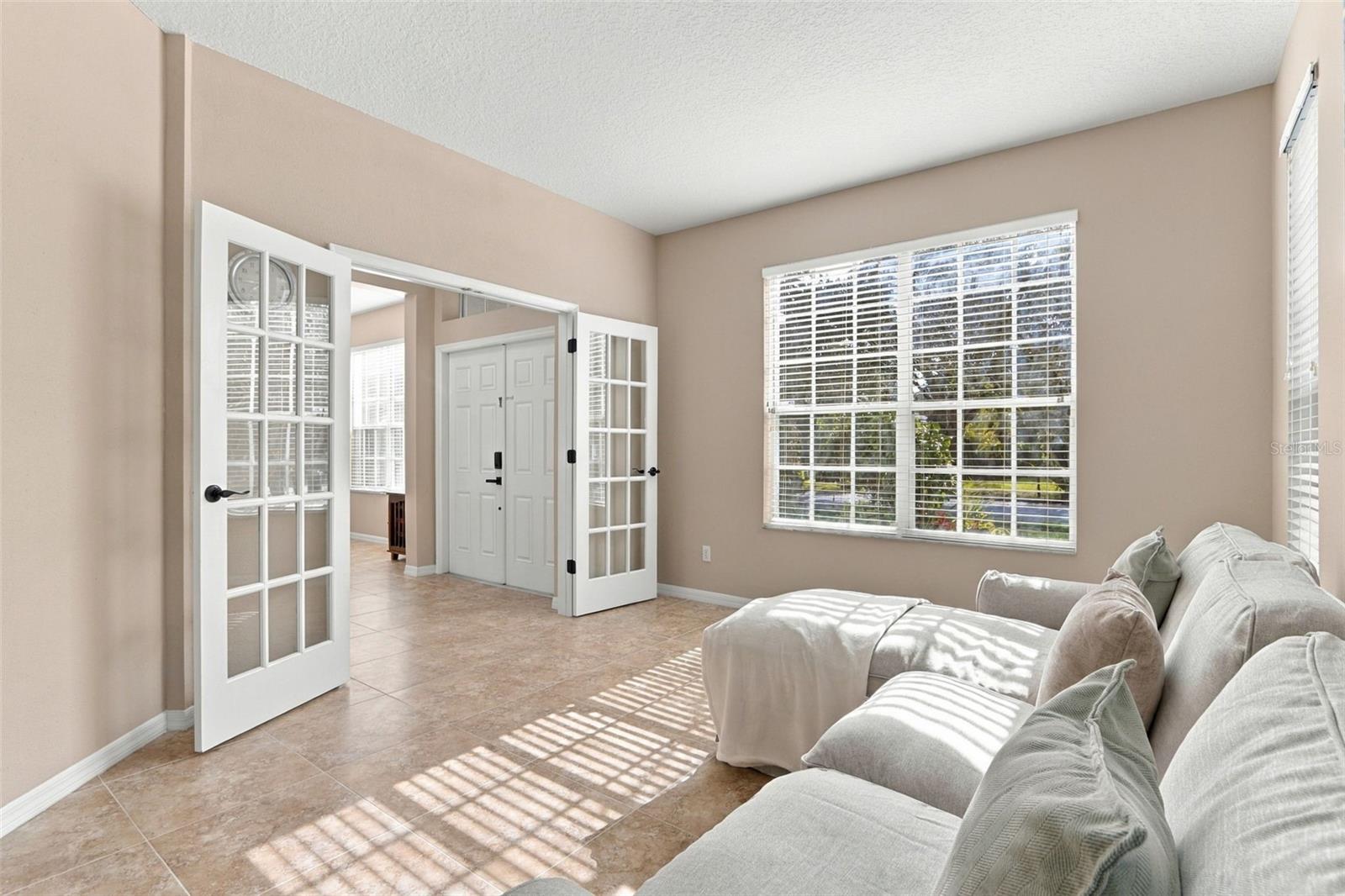 3293 RED ASH CIRCLE